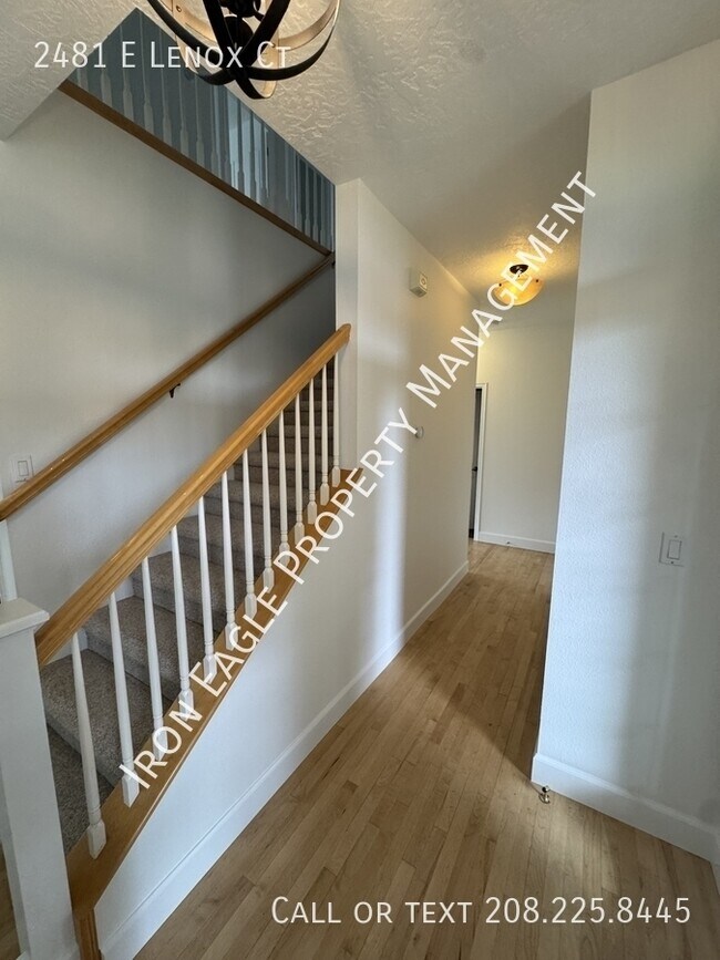 Building Photo - 2481 E Lenox Ct