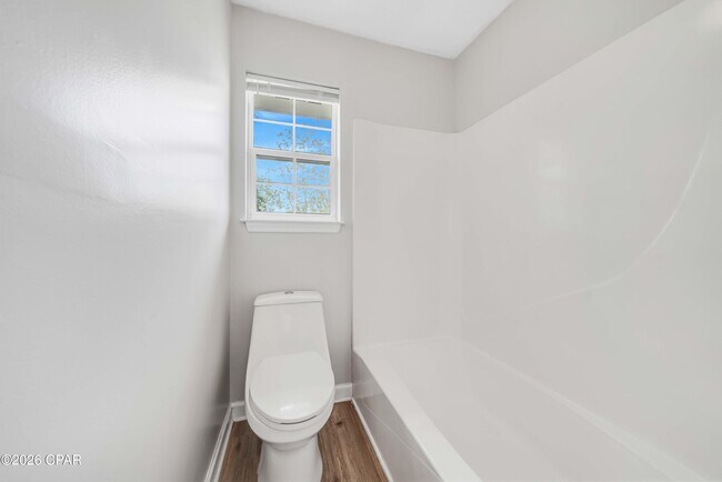 Building Photo - 404 Missouri Ave