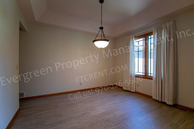 Building Photo - 1223 Red Oak Ct