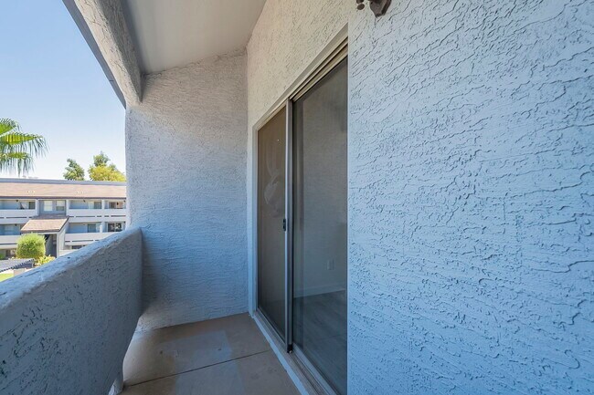 Building Photo - 1331 W Baseline Rd