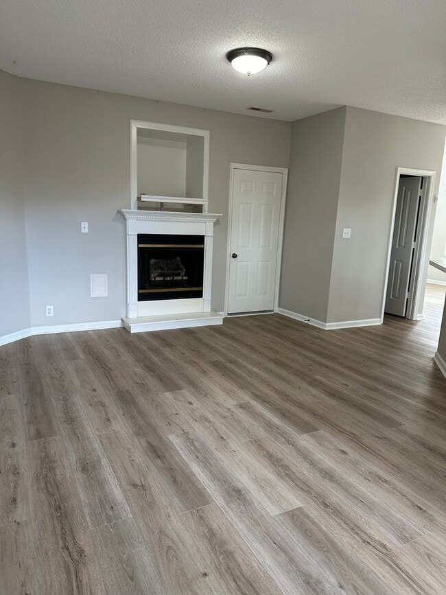 Building Photo - Plantation Woods  in Chesapeake 3 BR, 2.5 BA, 2 Car Garage