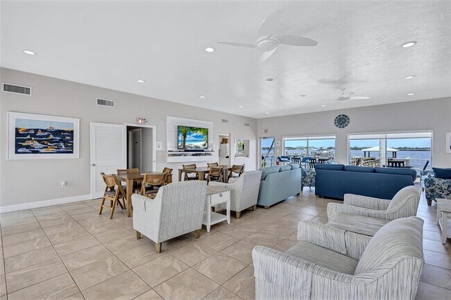 Building Photo - 1600 1st Ave W