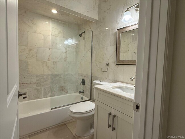 Building Photo - 125 Main St