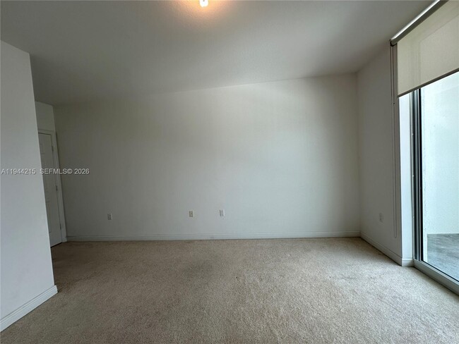 Building Photo - 1755 E Hallandale Beach Blvd