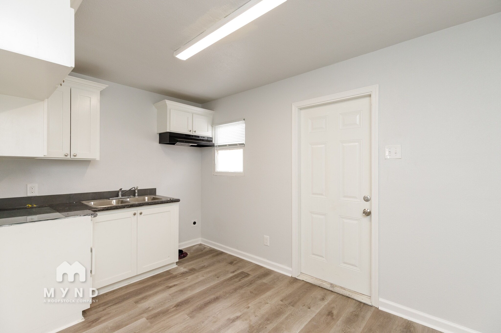 Building Photo - 2149 Karen Dr