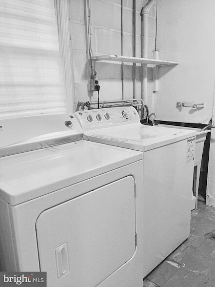 Building Photo - 7510 Cayuga Ave