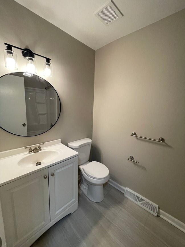 Building Photo - Remodeled Rancher Style Home