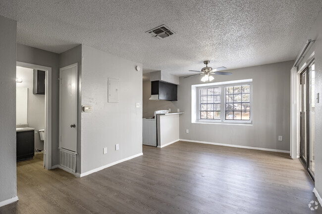 Studio - 400SF - Cheshire Gardens