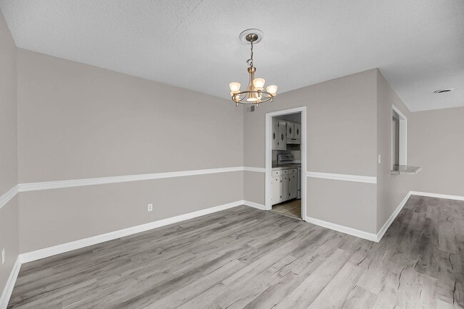 Building Photo - 2 Bedroom, 2.5 Bath Home with Flex Room on...