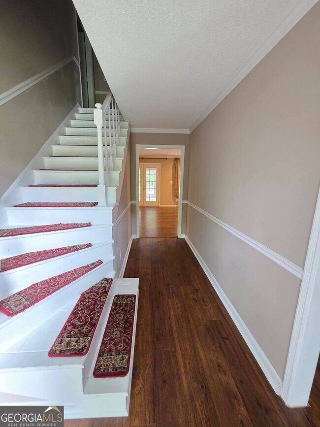 Building Photo - 1531 Dartmouth Ct
