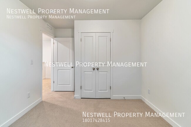 Building Photo - Stunning 3-bed Townhome in Daybreak