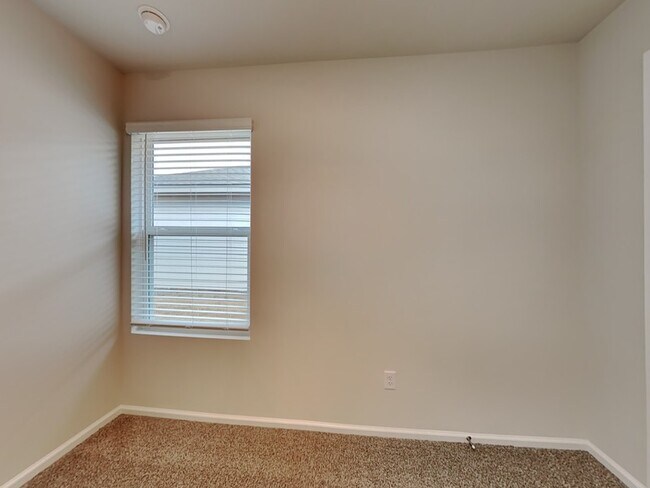 Building Photo - 8908 SW 31st Ter