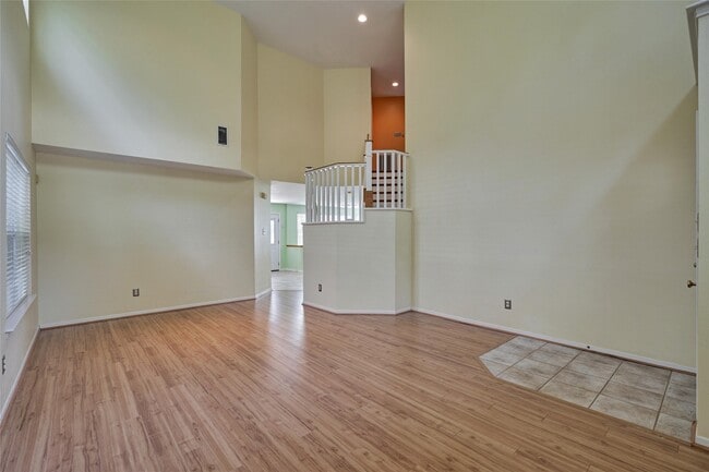 Building Photo - 59 W Gaslight Pl