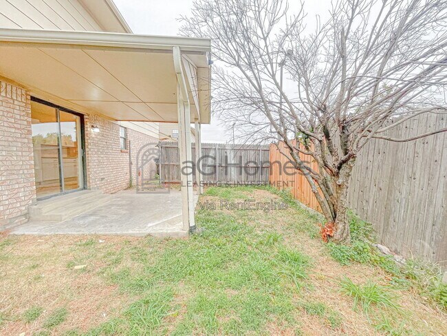 Building Photo - 8412 S Douglas Ave