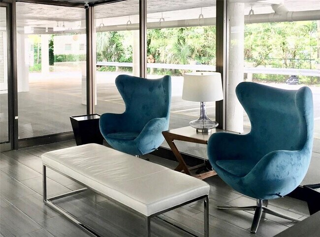 Building Photo - 619 Orton Ave