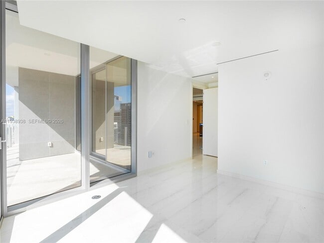 Building Photo - 300 Biscayne Blvd Way