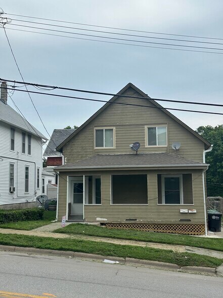 Primary Photo - 1424 Martha St