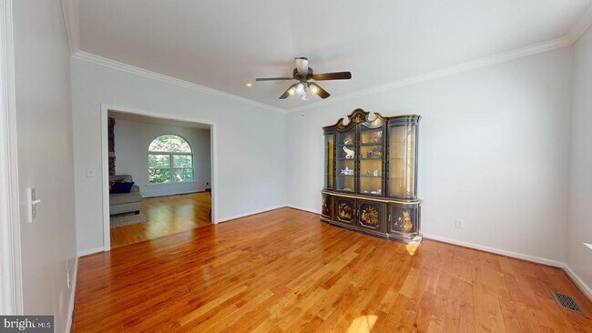 Building Photo - 9811 Fendale Ln