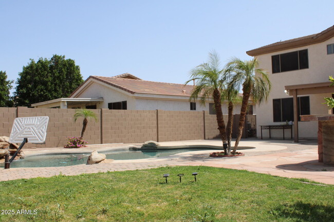 Building Photo - 14334 W Avalon Dr