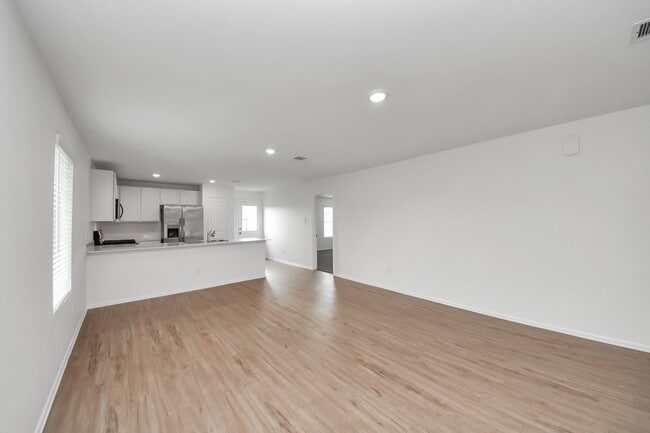 Building Photo - 9010 Estes Lks Dr