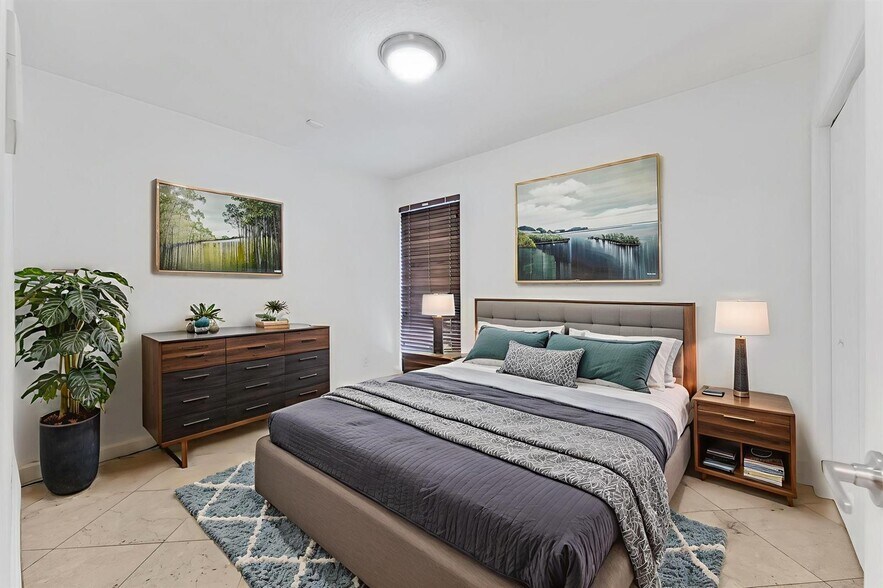 Primary Photo - 150 SW 10th St