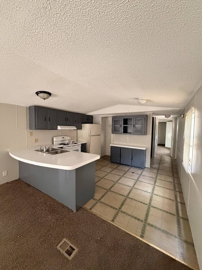 Building Photo - 48 Jenny's Way