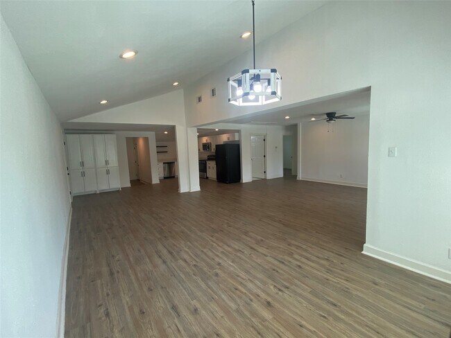 Building Photo - 4963 Culmore Dr