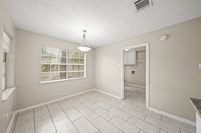 Building Photo - 1123 Marne Ln