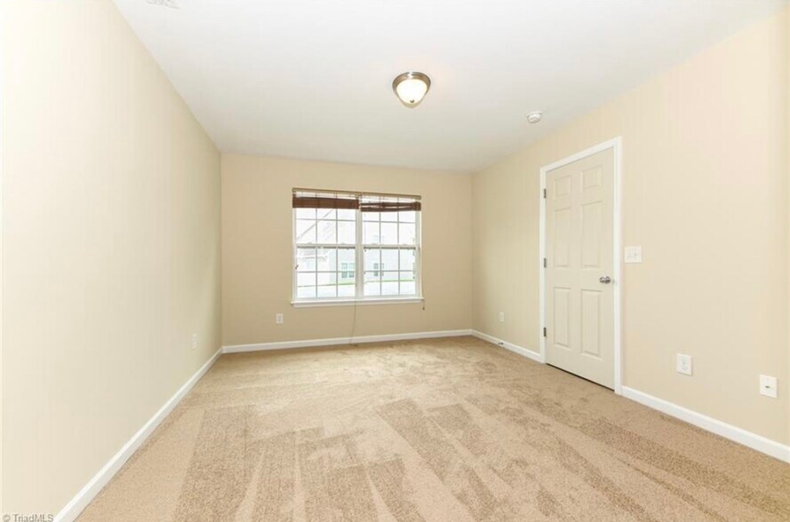 Building Photo - 636 Grasswren Way