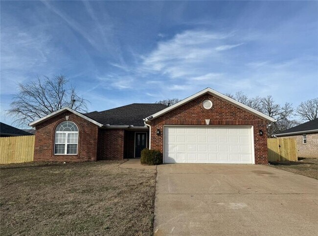 Primary Photo - 541 Steepro Dr