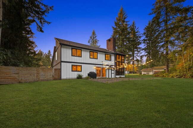 Building Photo - Redmond 4BD / 3BA Home with Central A/C on 3 Acres – Available Now