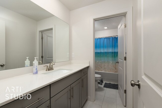 Building Photo - 2577 N Velvet Moon Dr