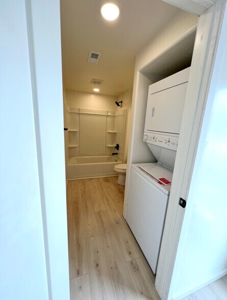 Bathroom/In-Unit Laundry - 7204 N Green Pasture Ln