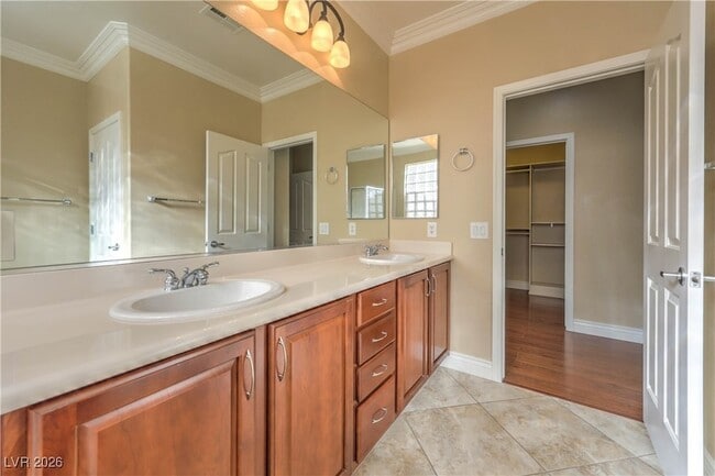 Building Photo - 2219 Bannerwood St