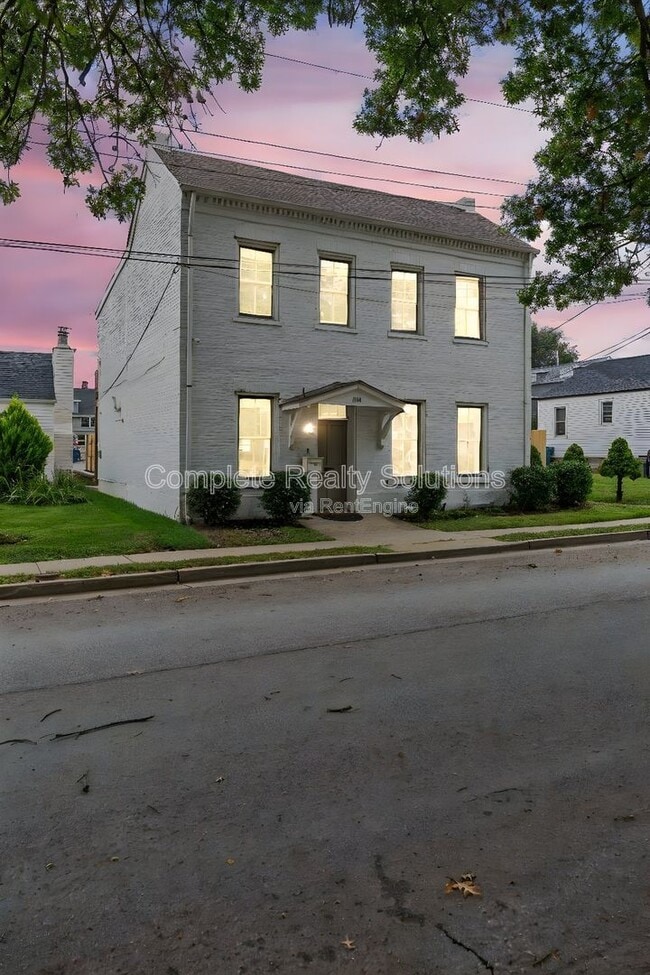 Building Photo - 620 S Benton Ave