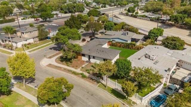 Building Photo - 6021 E Oakbrook St