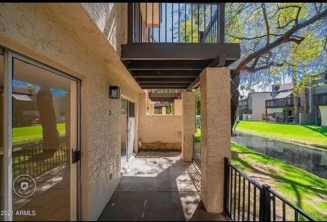 Building Photo - MOVE IN SPECIALS!! Stunning 3 bedroom, 2.5 bathroom Townhome in Mesa, AZ.