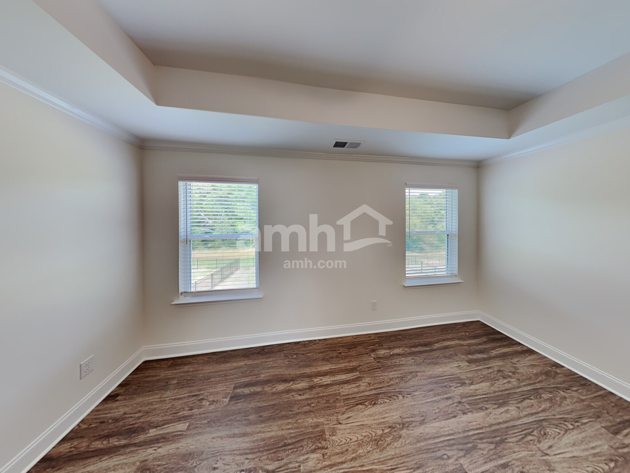 Building Photo - 3011 Lucky Ln