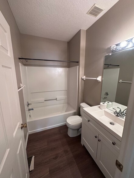 Building Photo - 6015 Craughwell Ln