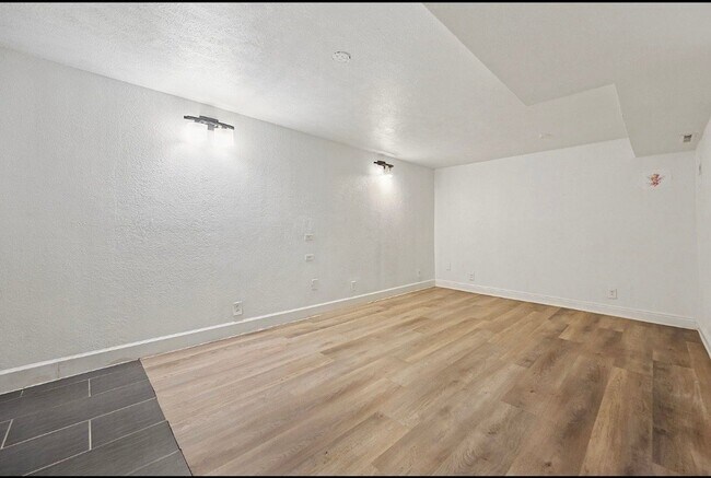 Building Photo - 1431 Northview Dr
