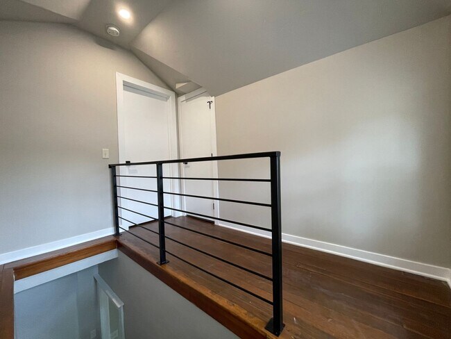 Building Photo - Newly Remodeled 2 Bed 1.5 Bath Home will Large Oversized 2-Stall Garage!
