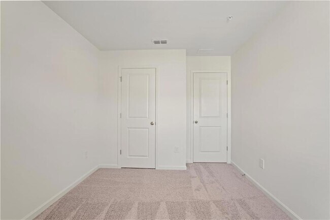 Building Photo - 541 Magnolia Cir