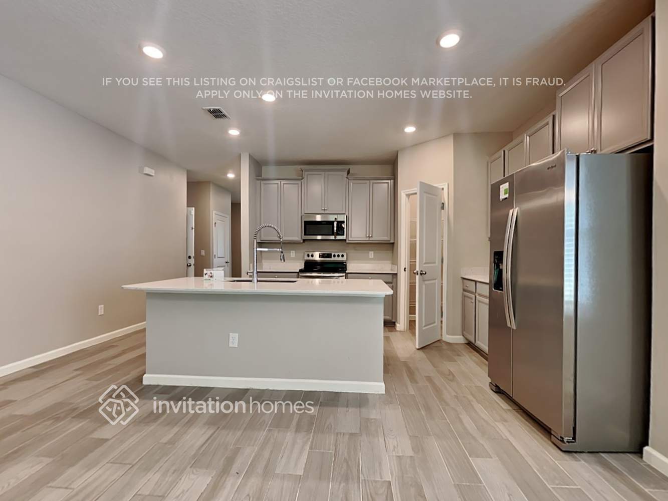 Building Photo - 9822 Lemon Grass Ln