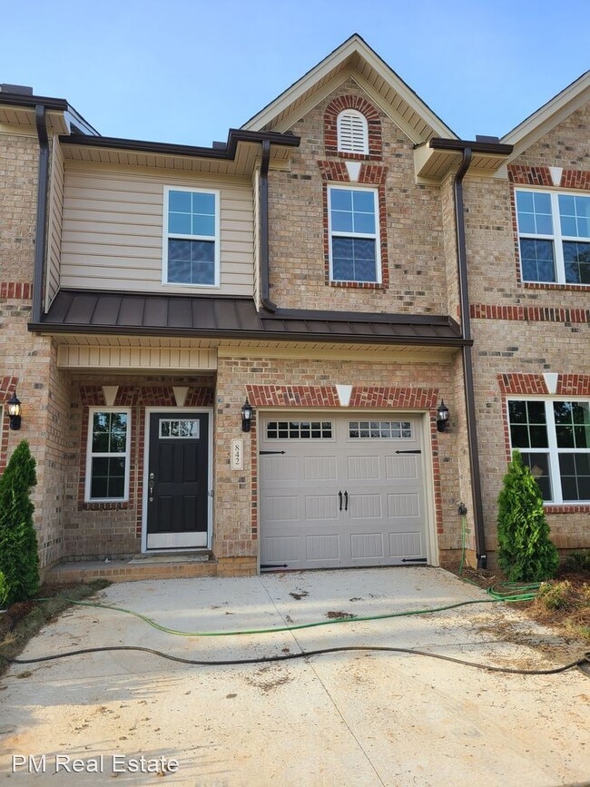 Building Photo - 3 br, 2.5 bath House - 842 Silver Leaf Drive
