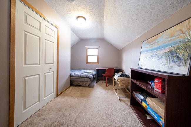 Building Photo - 14130 35th Ave N