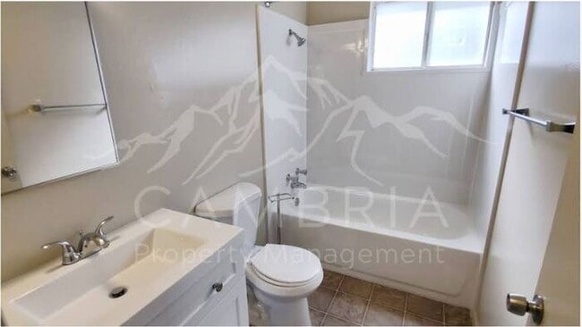 Building Photo - Cozy 2 Bedroom Available in Salt Lake