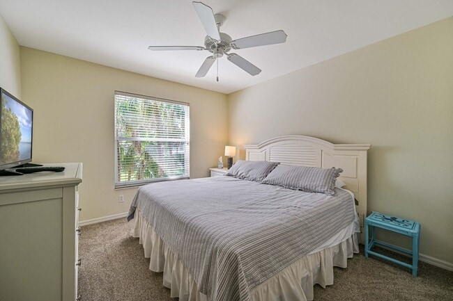 Building Photo - **SHORT-TERM RENTAL - FURNISHED TURNKEY 2+Den/2 CONDO in Stoneybrook**
