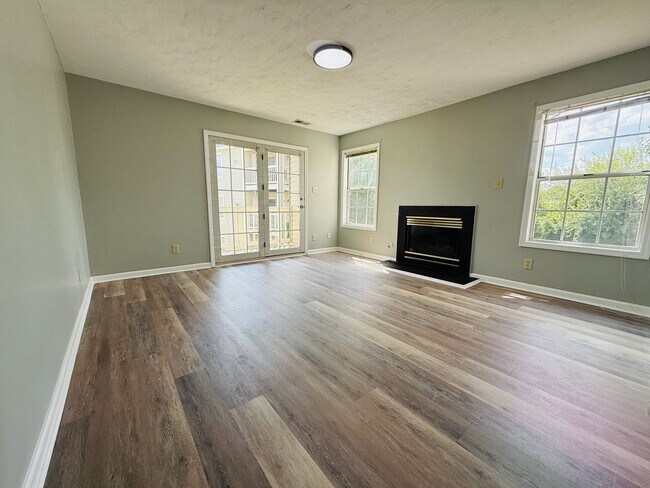 Building Photo - 6709 Preston Woods Unit 8~ Newly Renovated...