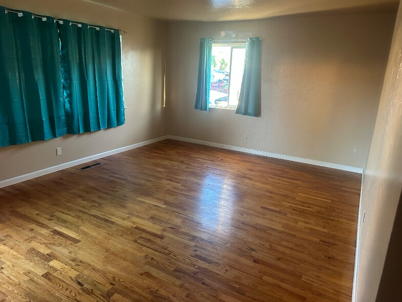 Primary Photo - 1675 Soto St
