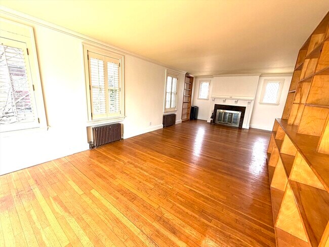 Building Photo - 15 Glenburn Rd